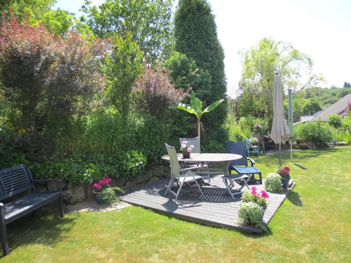 Holiday Flat With Idyllic Garden In Daun Dış mekan fotoğraf