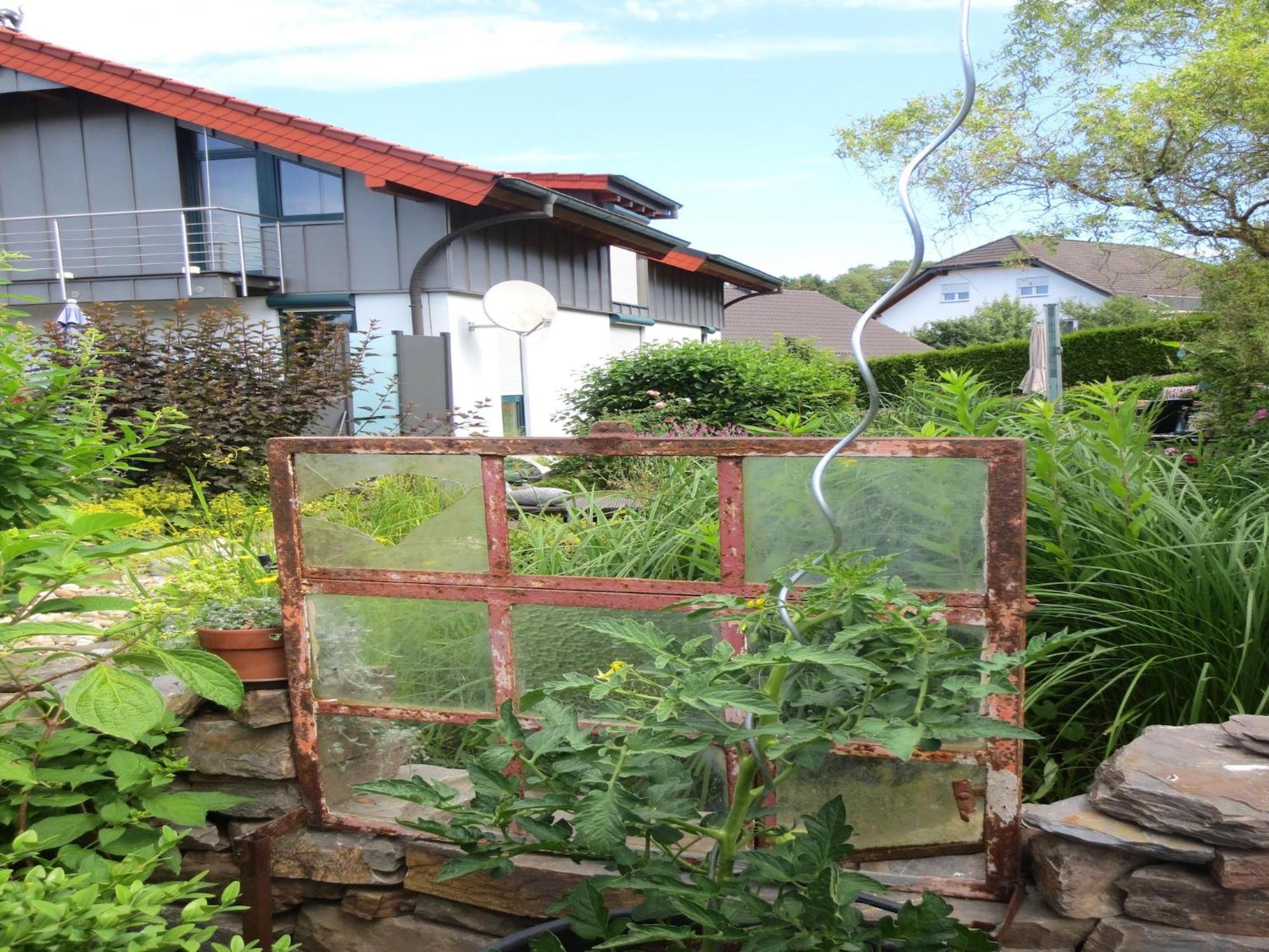 Holiday Flat With Idyllic Garden In Daun Dış mekan fotoğraf